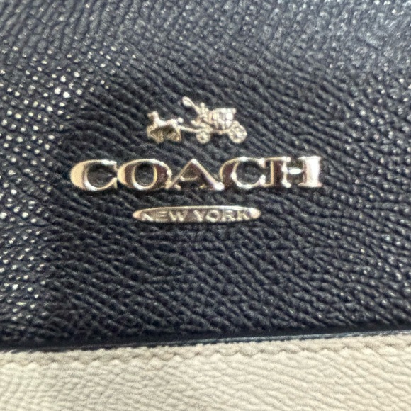 Authentic Coach Navy Blue and White Crossbody Purse with wallet - Picture 10 of 14